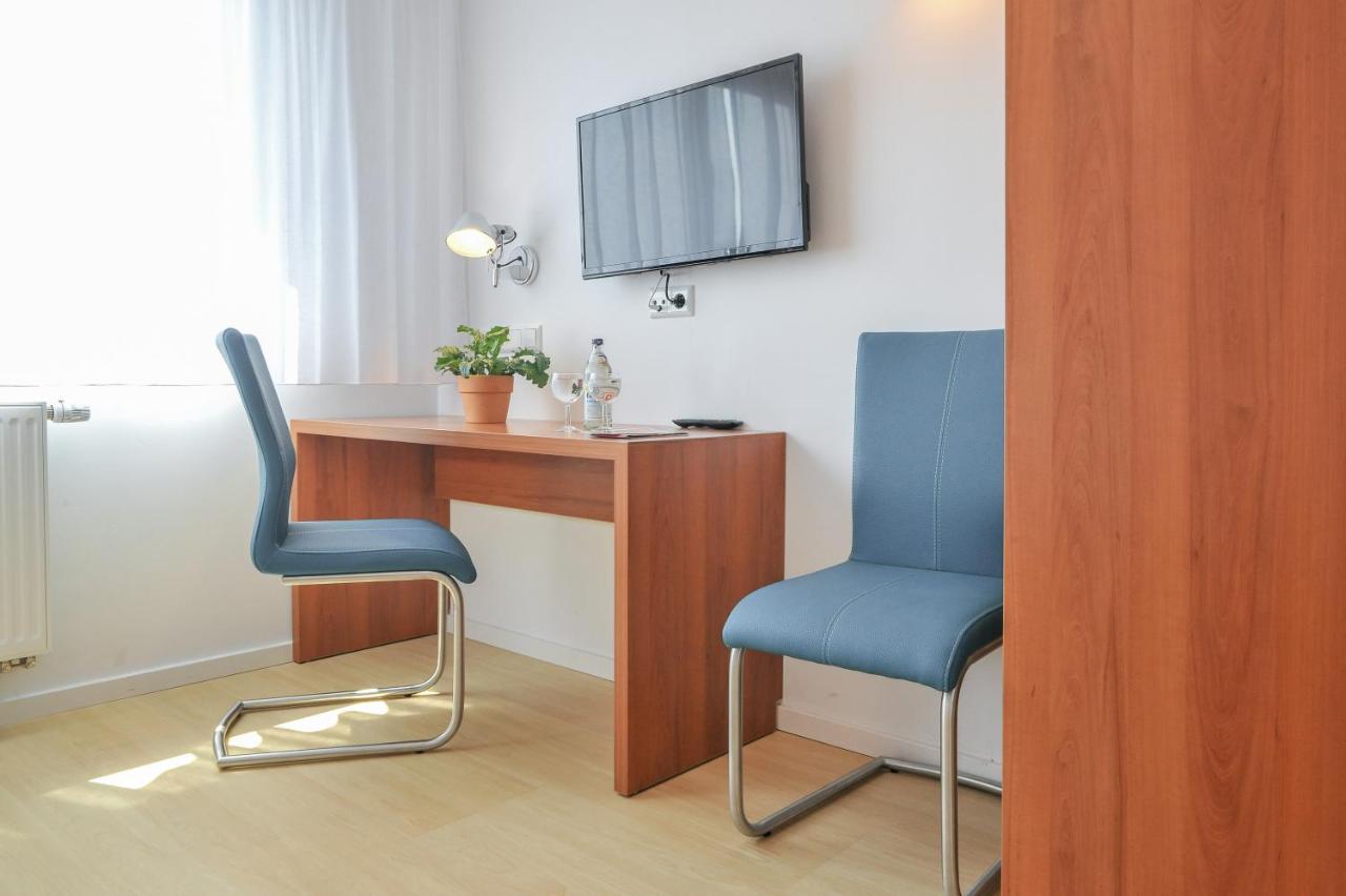 Hotel Abz *
